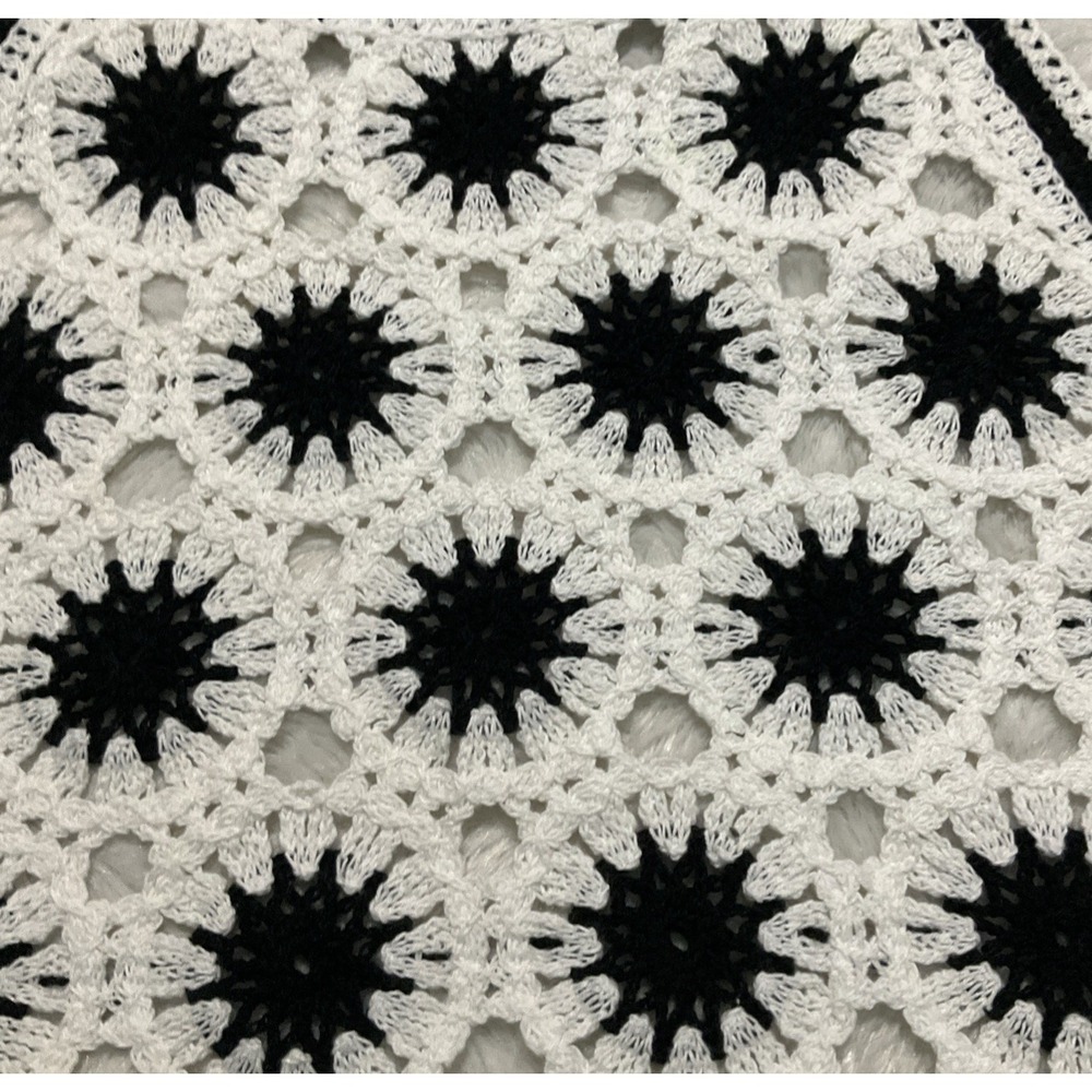 India Women's Boutique OS Crochet Knit Halter Top  Boho‎  Black & White No Tag - Picture 4 of 9